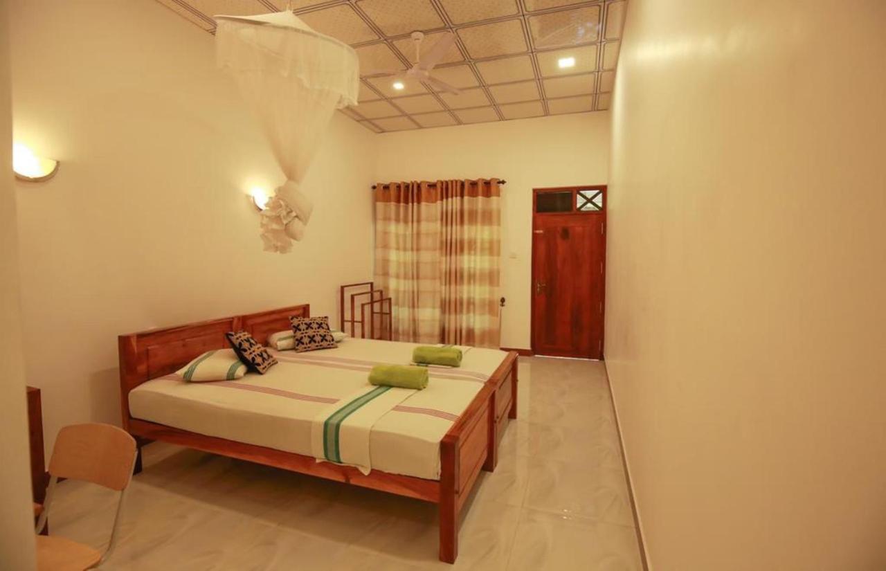 Julia Safari Inn Tissamaharama Dış mekan fotoğraf